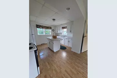 101  Lake St, Cascade, WI 53011 - Photo 8