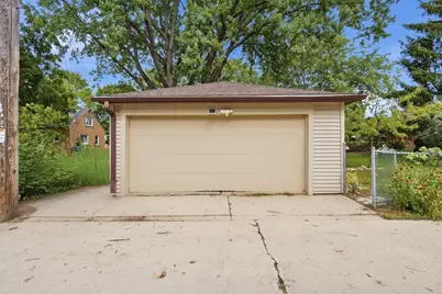 1919 W Marne Ave, Glendale, WI 53209 - Photo 38