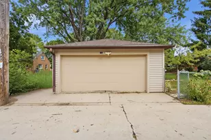 1919 W Marne Ave, Glendale, WI 53209 - Photo 38