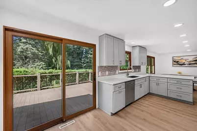 4004  Greenwood Ct, Sheboygan, WI 53081 - Photo 12