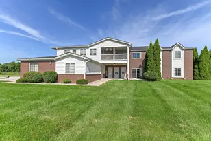 927 Lannon Terrace, Racine, WI 53406 - Photo 2