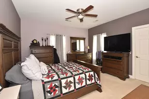 1033 Hastings Ct, Racine, WI 53406 - Photo 8