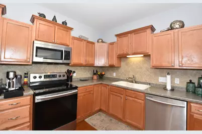 1033  Hastings Ct #202, Racine, WI 53406 - Photo 2
