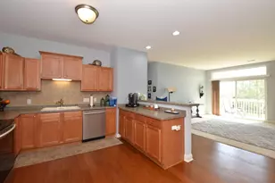 1033 Hastings Ct, Racine, WI 53406 - Photo 12