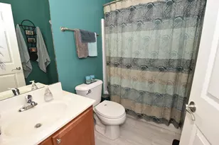 1033 Hastings Ct, Racine, WI 53406 - Photo 20