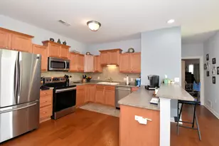 1033 Hastings Ct, Racine, WI 53406 - Photo 10