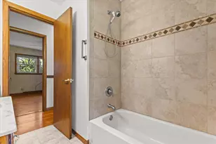 N84W19255 Menomonee Ave, Menomonee Falls, WI 53051 - Photo 10