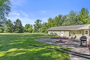 N84W19255 Menomonee Ave, Menomonee Falls, WI 53051 - Photo 18