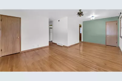 4418 S Kentucky Ave, Milwaukee, WI 53221 - Photo 6