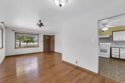 4418 S Kentucky Ave, Milwaukee, WI 53221 - Photo 8