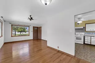 4418 S Kentucky Ave, Milwaukee, WI 53221 - Photo 8