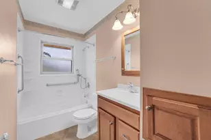 4418 S Kentucky Ave, Milwaukee, WI 53221 - Photo 22