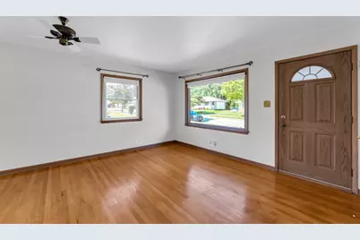 4418 S Kentucky Ave, Milwaukee, WI 53221 - Photo 4