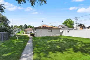 4749 N 90th St, Milwaukee, WI 53225 - Photo 2