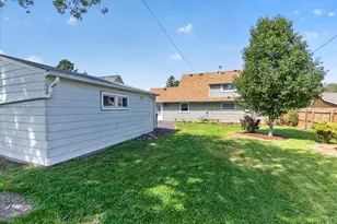 7101 W Allerton Ave, Greenfield, WI 53220 - Photo 30