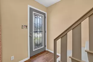 7101 W Allerton Ave, Greenfield, WI 53220 - Photo 6