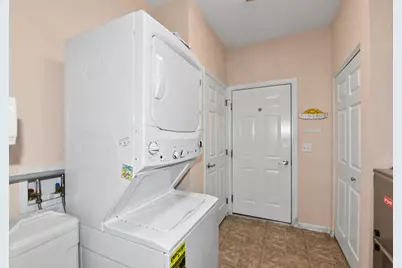 N16W26559  Meadowgrass Cir #E, Pewaukee, WI 53072 - Photo 12