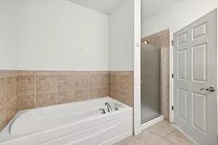 3872 S Lake Dr, Saint Francis, WI 53235 - Photo 18