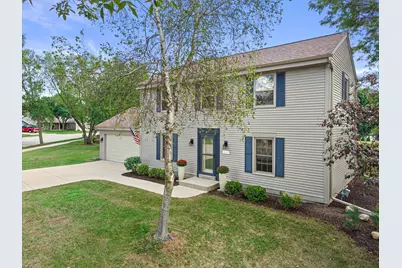 1927  Cliff-Alex Ct, Waukesha, WI 53189 - Photo 2