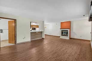 17410 W Lincoln Ave, New Berlin, WI 53146 - Photo 8
