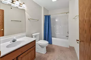 17410 W Lincoln Ave, New Berlin, WI 53146 - Photo 20