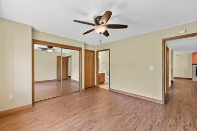17410 W Lincoln Ave, New Berlin, WI 53146 - Photo 18