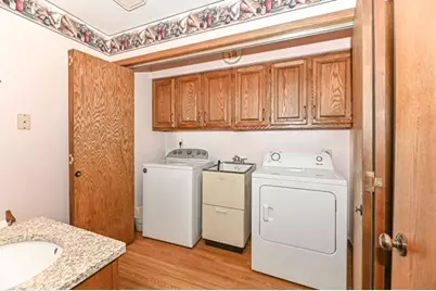 2120  Autumn Dr, Racine, WI 53402 - Photo 12