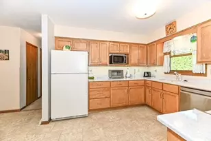 2120 Autumn Dr, Racine, WI 53402 - Photo 14