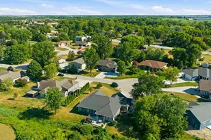10027 Camelot Dr, Racine, WI 53406 - Photo 50