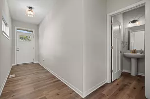 N67W25383 Breckenridge Ct, Sussex, WI 53089 - Photo 28