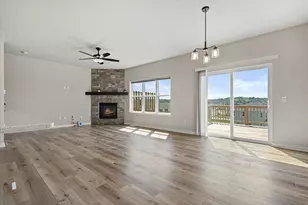 N67W25383 Breckenridge Ct, Sussex, WI 53089 - Photo 2