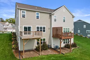 N67W25383 Breckenridge Ct, Sussex, WI 53089 - Photo 38