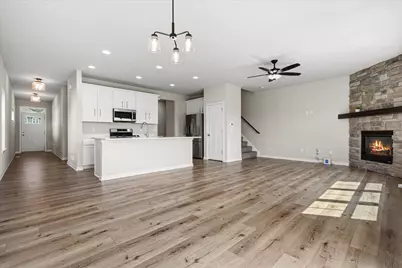 N67W25383  Breckenridge Ct, Sussex, WI 53089 - Photo 6