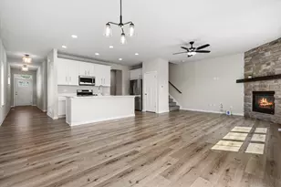 N67W25383 Breckenridge Ct, Sussex, WI 53089 - Photo 6