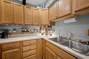 2650 S 60th St, Milwaukee, WI 53219 - Photo 12