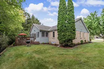 210  Riveredge Ct, Thiensville, WI 53092 - Photo 4