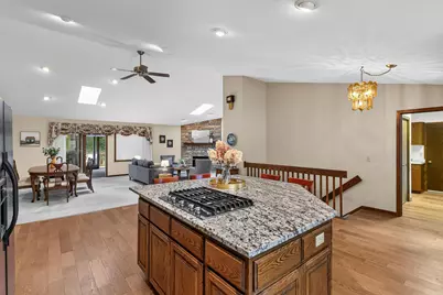 210  Riveredge Ct, Thiensville, WI 53092 - Photo 12