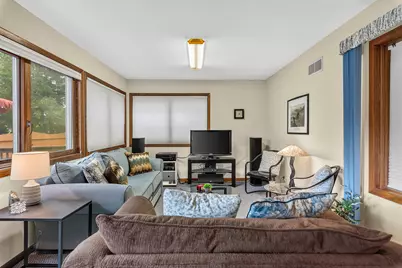 210  Riveredge Ct, Thiensville, WI 53092 - Photo 20