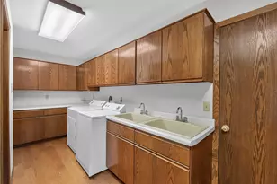 210 Riveredge Ct, Thiensville, WI 53092 - Photo 34