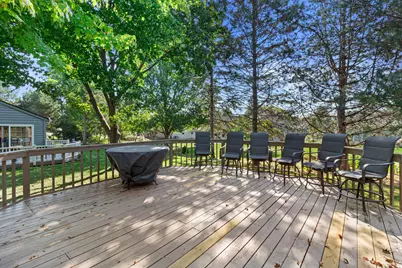 7727 W Maple Ridge Ct, Franklin, WI 53132 - Photo 20