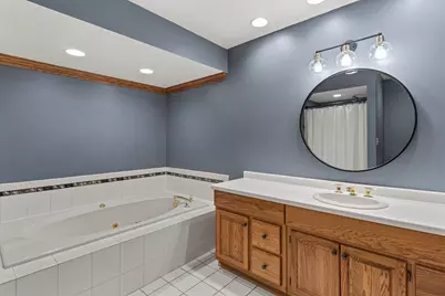 7727 W Maple Ridge Ct, Franklin, WI 53132 - Photo 14