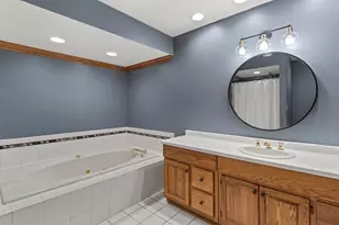7727 W Maple Ridge Ct, Franklin, WI 53132 - Photo 14