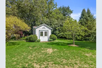 W234S5010  Woodchuck Ln, Waukesha, WI 53189 - Photo 4
