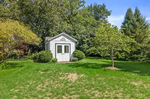 W234S5010 Woodchuck Ln, Waukesha, WI 53189 - Photo 4