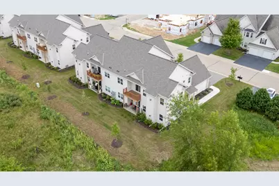 1813  Horseshoe Ln #416-1, Slinger, WI 53086 - Photo 8