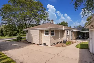 N86W14553 Macarthur Dr, Menomonee Falls, WI 53051 - Photo 34