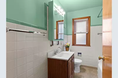 3907 E Holmes Ave, Cudahy, WI 53110 - Photo 10