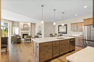 925 Mary Grace Ct, Grafton, WI 53024 - Photo 16
