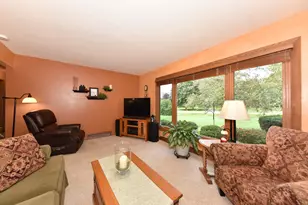 N56W15810 Bette Dr, Menomonee Falls, WI 53051 - Photo 6