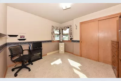 N56W15810  Bette Dr, Menomonee Falls, WI 53051 - Photo 18
